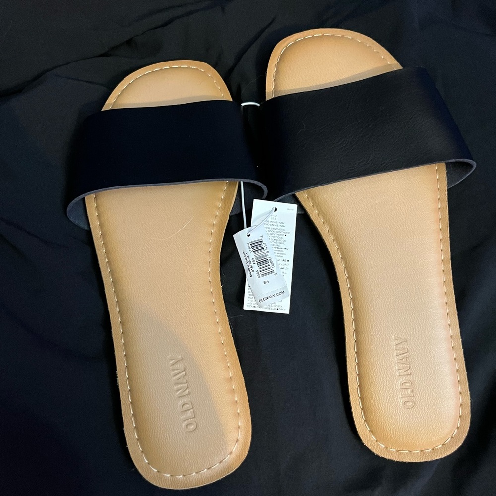 8 1/2 Black Flats brand new never worn